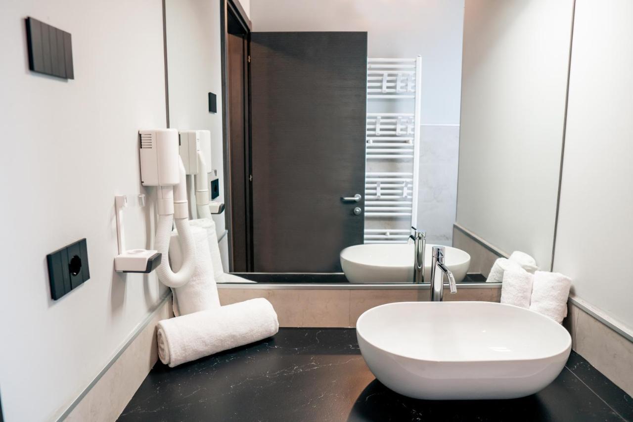 K Modern Hotel Peschiera del Garda Exterior photo
