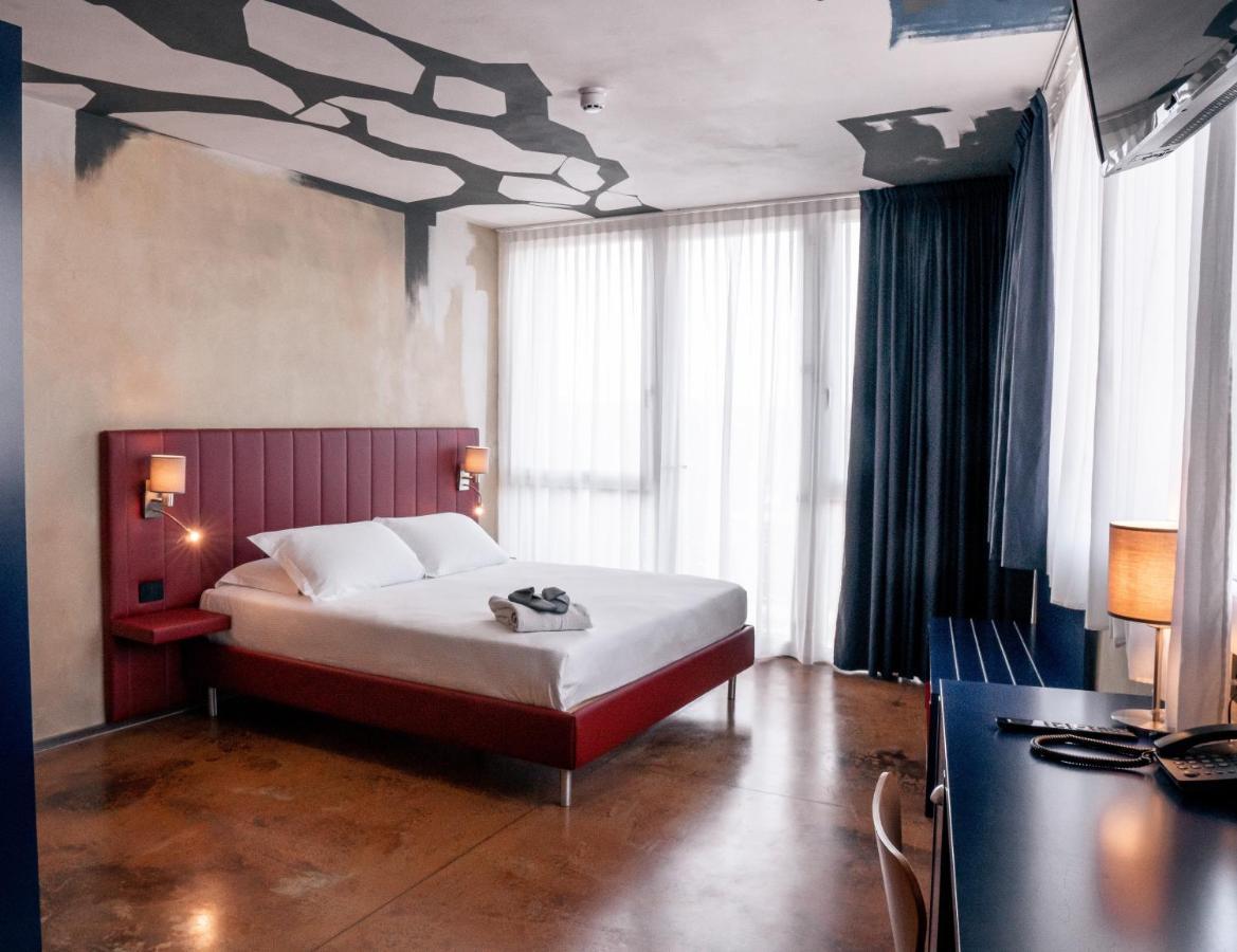 K Modern Hotel Peschiera del Garda Exterior photo